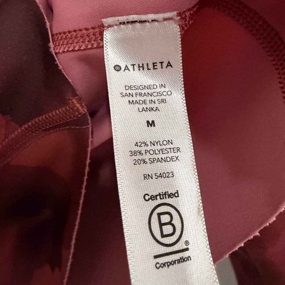 ATHLETA Red Camo Pinnacle Hoodie Size Medium - Picture 9 of 11